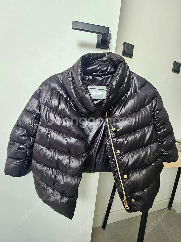 (정품) 구찌 모자 버버리 티 코트 몽클 점퍼등등 상태...--7