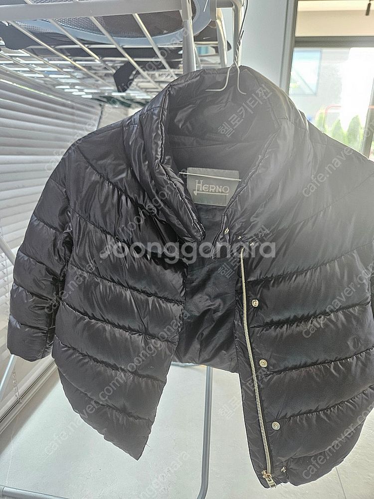 (정품) 구찌 모자 버버리 티 코트 몽클 점퍼등등 상태...--8