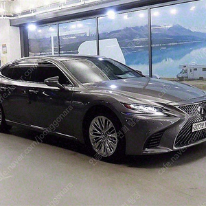 렉서스 LS 중고차 렉서스 LS500 수입중고차 회색 2019년식 70,000km 3.5 플래티넘 AWD 중고차카페