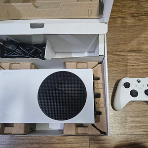 XBOX Series S 본체 + 패드 판매 (XBOX 시리즈 S, 엑스박스, 엑시스)