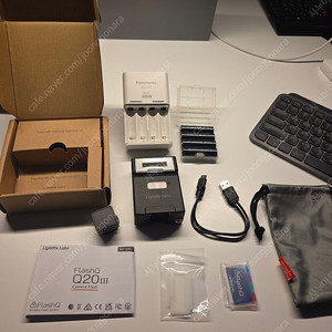 FlashQ Q20 III / 에네루프 프로 AA 4개 / Panasonic 4구 충전기