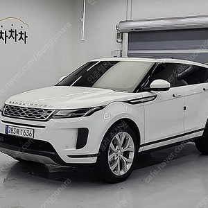레인지로버 이보크 중고 랜드로버 중고 2022년 42,659km P250 SE 2세대 이보크 흰색차량