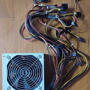 델타 World best NO.1 CAA 550AT Active PFC 80Plus 파워서플라이 팝니다.