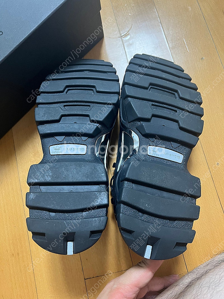 라프시몬스 디트로이트 뉴러너 250mm 검/은 팝니다--4