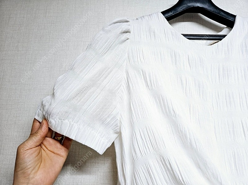 새상품급) 어나더페이지 엠보클링 롱 원피스 판매합니다 이미지