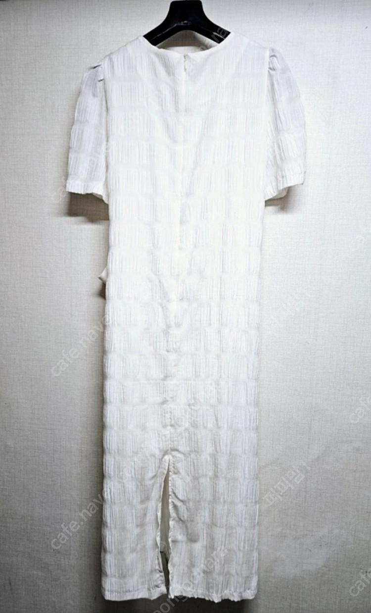 새상품급) 어나더페이지 엠보클링 롱 원피스 판매합니다 이미지