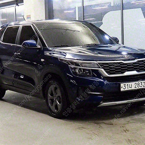 셀토스 중고차 셀토스 중고 가격 중고 셀토스 기아중고차 파란색 2020년식 84,986km 디젤 1.6 2WD 트렌디 중고자동차