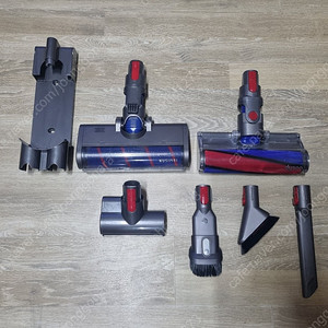 다이슨 청소기 주변 부품 팝니다 이미지
