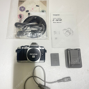 올림푸스 E-M10 mark1 팝니다.(마이크로 포서스용 본체) 관악구 직거래 원합니다.