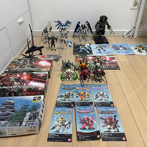 RX-93-V2, MSM-04 ZGMF-X10A 건담 프라모델 12개
