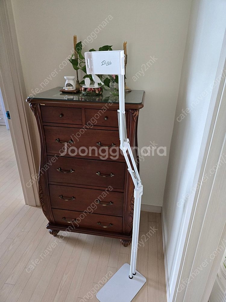 휴대폰 태블릿 거치대 스탠드형--0