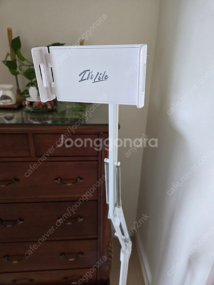 휴대폰 태블릿 거치대 스탠드형--2