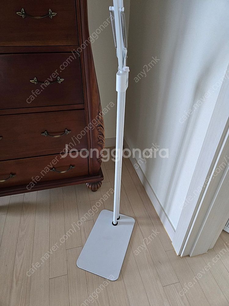 휴대폰 태블릿 거치대 스탠드형--3