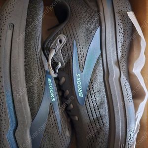 브룩스 고스트 맥스2 280mm 팔아요 새상품