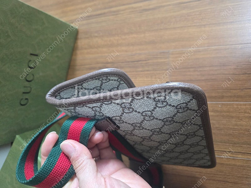 구찌 정품 슈프림 벨트백 판매합니다--5