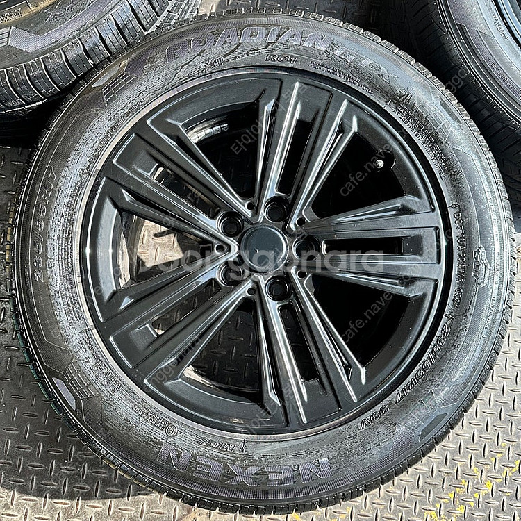 17인치 BMW 220I 유광블랙 중고휠타이어 1대분(...--4