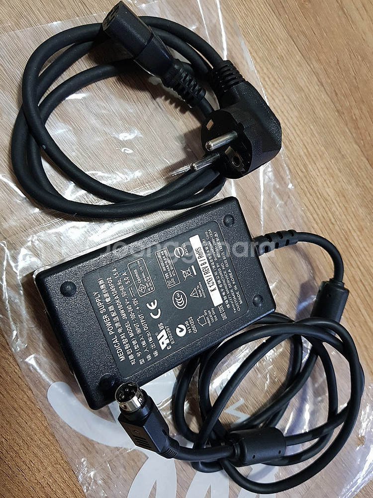 어댑터 12V 5A 4핀 + 3구 전원선--0