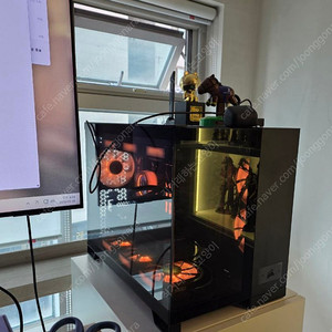 커세어 기반 9800X 3D, 5070TI 하이엔드 데스크탑 판매합니다.