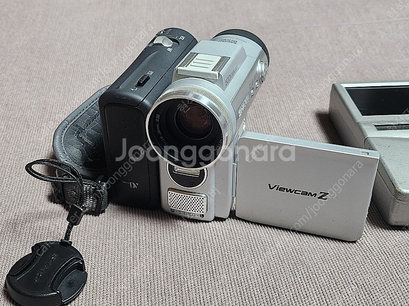 샤프 뷰캠Z 6mm 캠코더 카메라 & FM/AM 라디오...--1