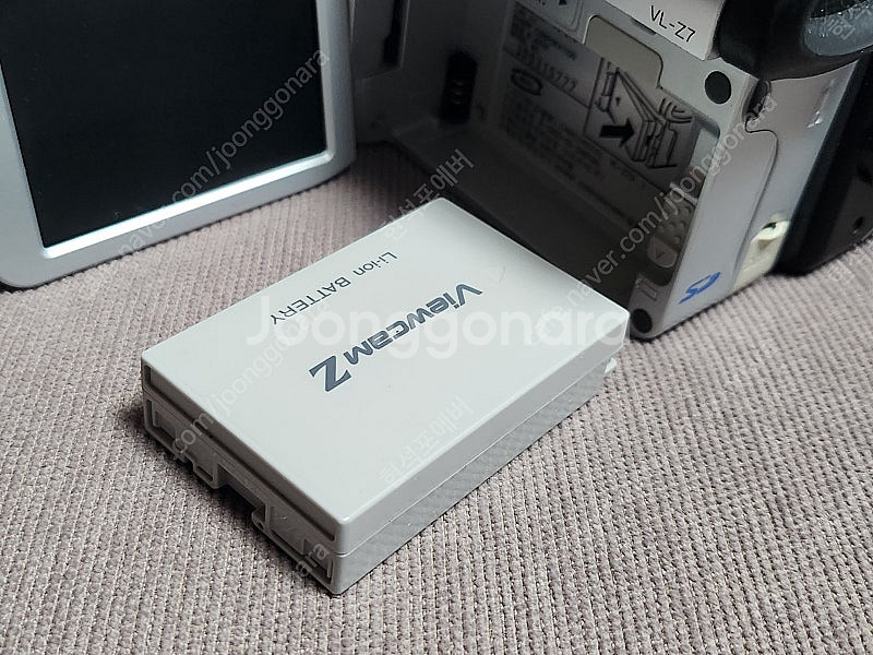 샤프 뷰캠Z 6mm 캠코더 카메라 & FM/AM 라디오...--3
