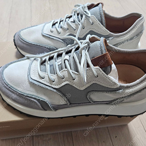 부테로벤투라 스니커즈