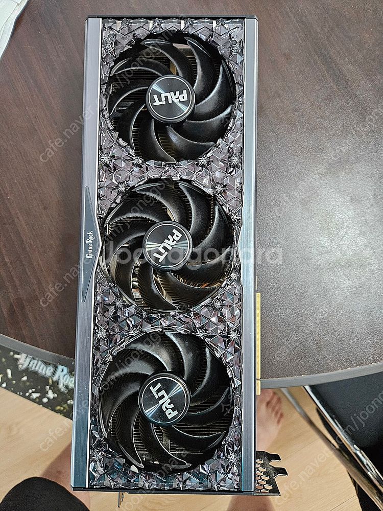 rtx 4090 이엠텍 보석바 팝니다.--3