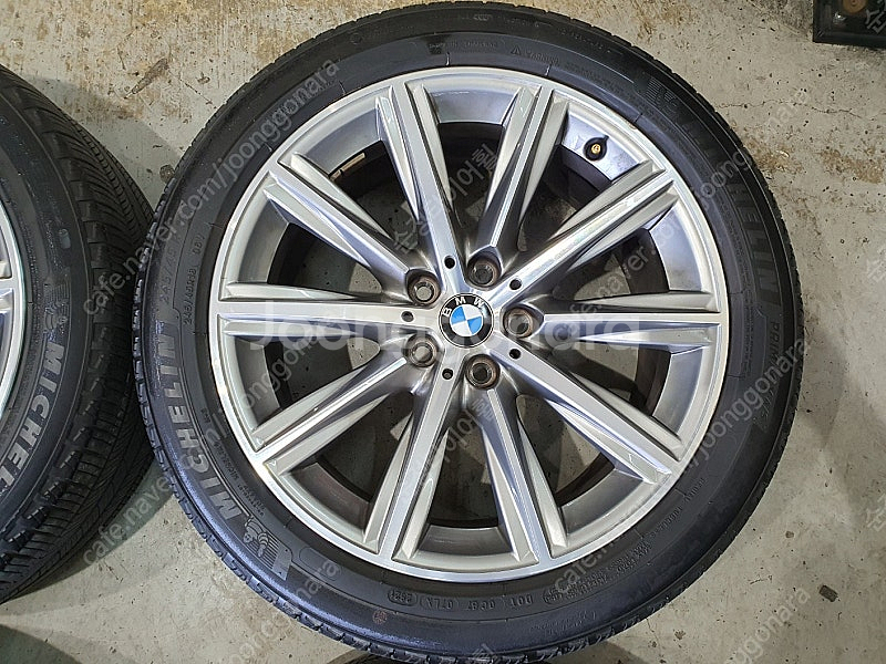 BMW G30 5시리즈 18인치 순정 휠타이어 판매합니...--4