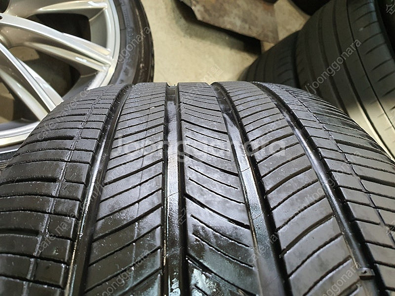 BMW G30 5시리즈 18인치 순정 휠타이어 판매합니...--6