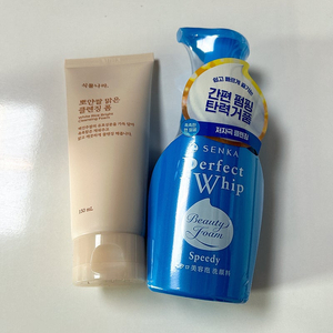 (미개봉새제품)식물나라 뽀얀쌀 맑은 클렌징폼 + 센카 퍼펙트 휩 스피디 일괄 판매