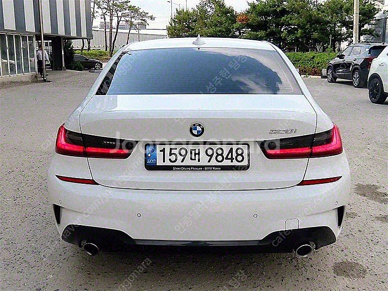 BMW 3시리즈 중고 BMW 중고 BMW 3시리즈 중고차 할부가능 2022년식 56,027km 320i M 스포츠 ...--4