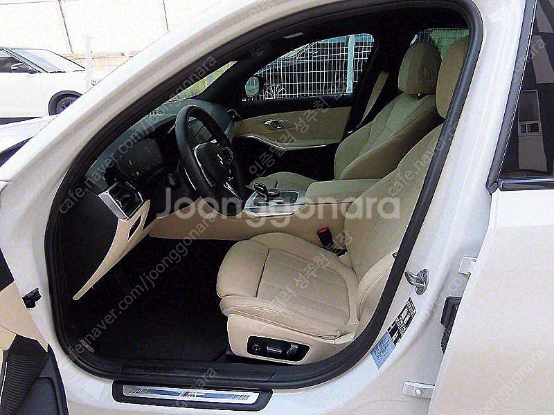 BMW 3시리즈 중고 BMW 중고 BMW 3시리즈 중고차 할부가능 2022년식 56,027km 320i M 스포츠 ...--5