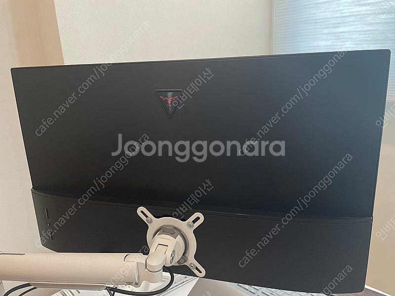 상태좋은 27인치 FHD 모니터 팝니다--1