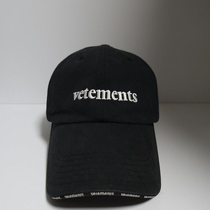 OS 베트멍 X 리복 블랙 자수 로고 볼캡 SS20CA001