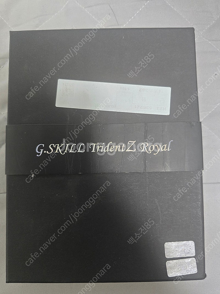 DDR4 8gb*2 듀얼킷 3200 C14지스킬 로얄골...--0