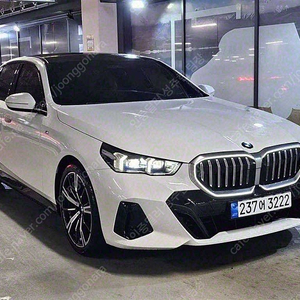 BMW 5시리즈 중고 BMW 530i 중고 2024년식 5,046km 530i xDrive M 스포츠 중고차직거래카페
