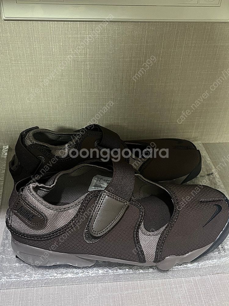 나이키 에어리프트 일본한정 브라운 색상 260 판매합니...--1