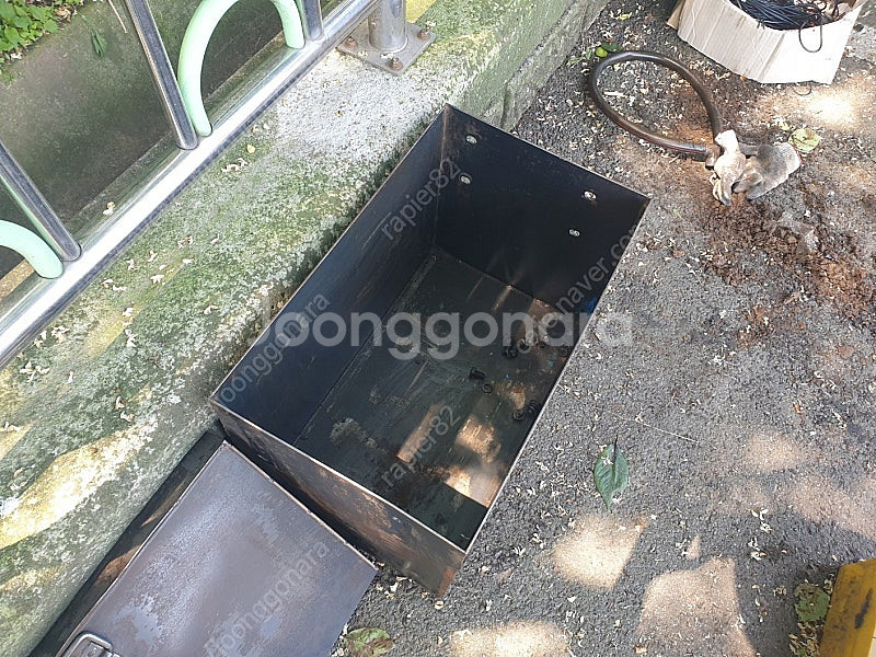 02/03 볼보(ew60e) 공구함 팝니다.--2