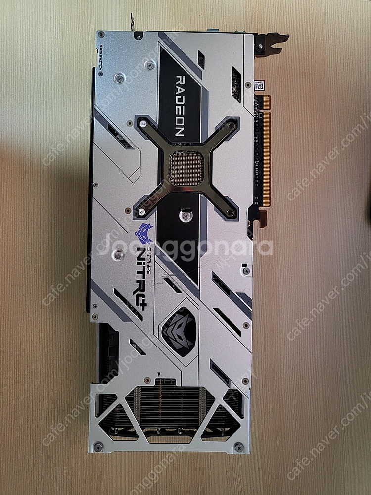 기가바이트 RX6800XT--1