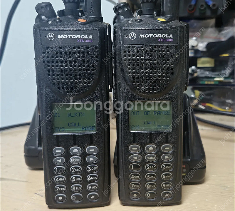 모토로라 업무용 무전기 xts-3000 2대 부품용 판...--1