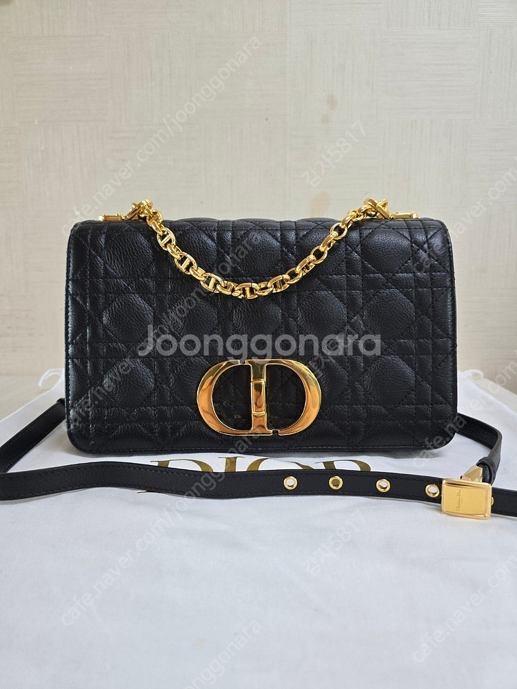 디올 카로백 미듐 새상품급 M9242UWHC--1