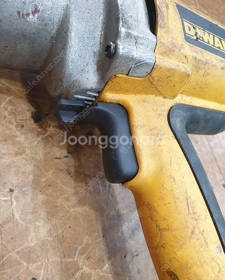 디월트 DW293 임팩트렌치 판매 합니다--4