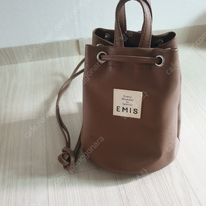 이미스 레더백