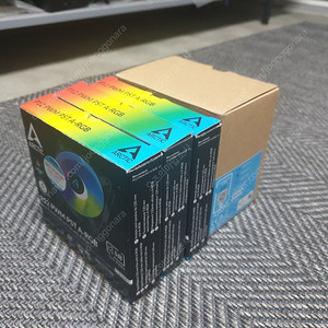 아틱 P12 ARGB 쿨링팬