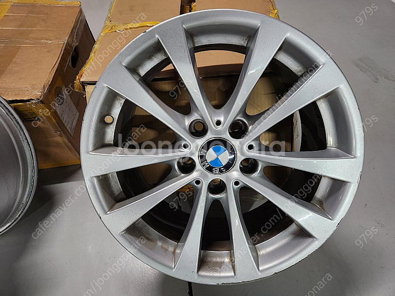 bmw 3gt 17인치 기본휠 판매합니다--4
