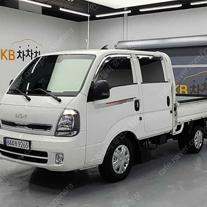 중고트럭 매매 더 뉴 봉고3 1톤 카고 4륜 중고화물차매매 흰색 2024년식 13,506km 1.0톤/킹캡/초장축 GL 중고자동차