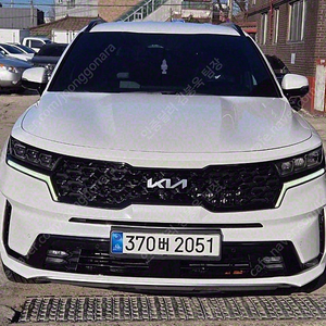 쏘렌토 중고 가격 쏘렌토 하이브리드 중고 쏘렌토 중고차 흰색 2023년식 81,463km HEV 1.6 4WD 그래비티 중고자동차