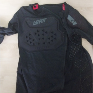 리에뜨 바디프로텍터 AIRFLEX STEALTH(긴팔)스몰사이즈