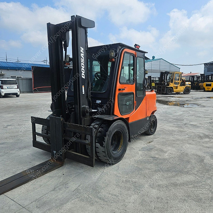 두산 PRO5 4.5톤LPG 중고지게차 이미지