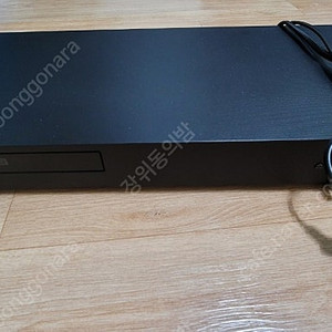 LG UBK90 4K 블루레이 플레이어 팝니다.