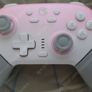 GAMESiR 게임서 T4N PRO 슈퍼노바 게임패드 판매합니다.